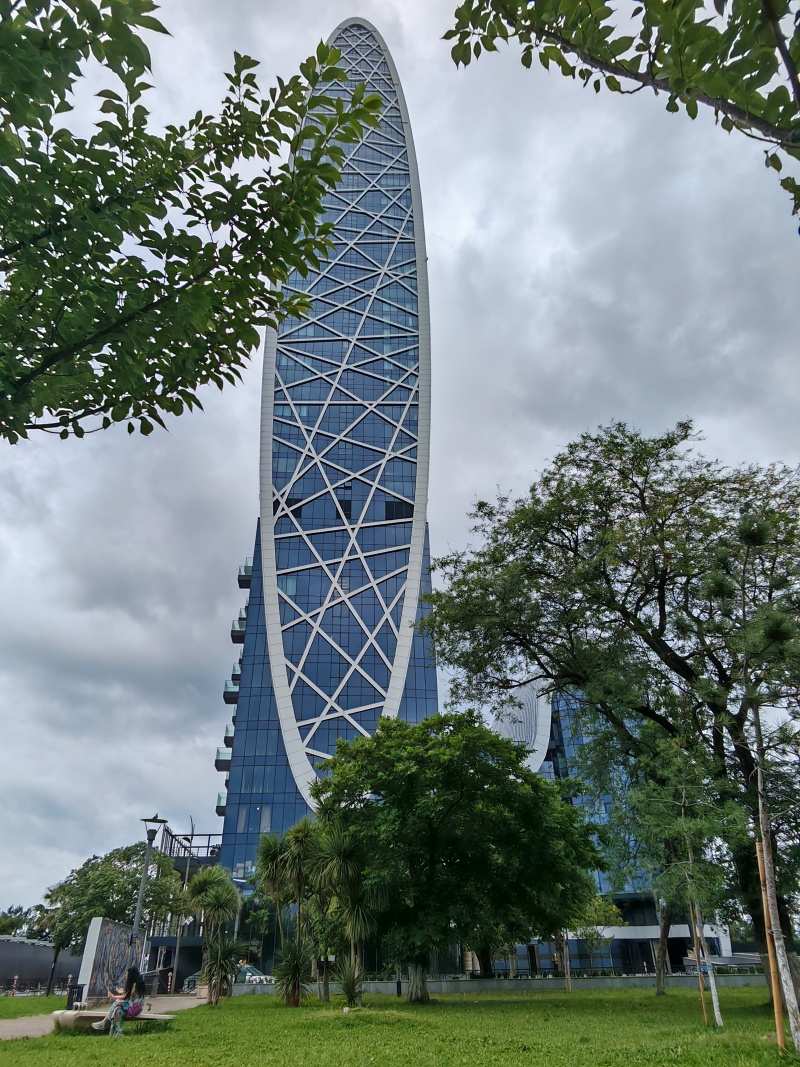 Batumi Central park pri jazere Nuri
