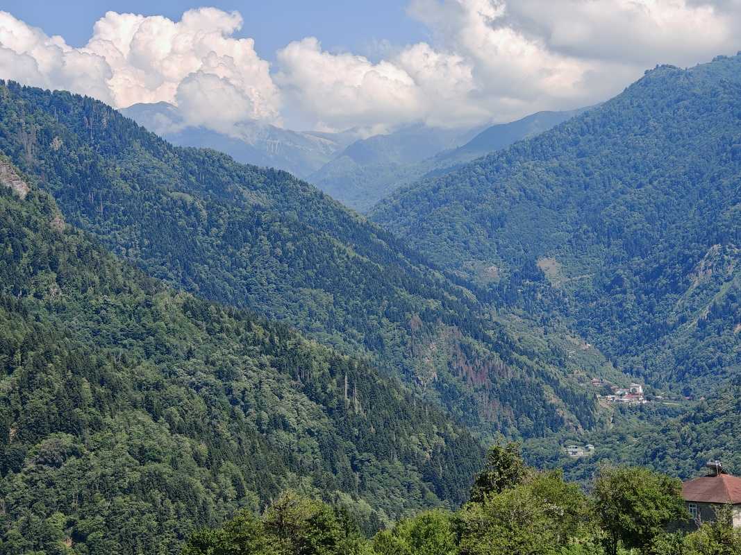 Výhľady na Machakhela národný park