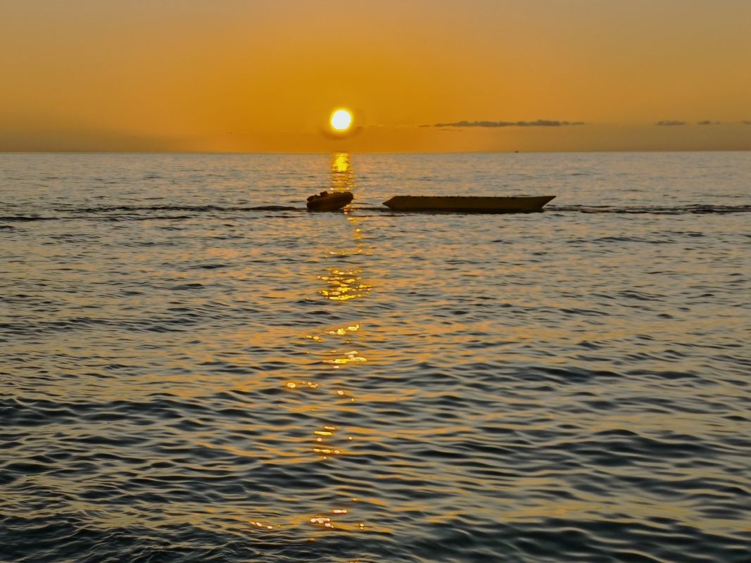 20:35 - západ slnka