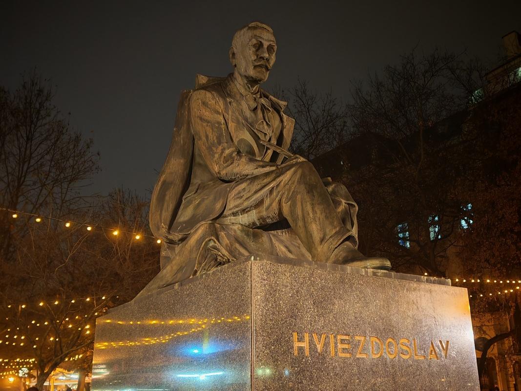 Vianočné trhy, Hviezdoslavovo námestie