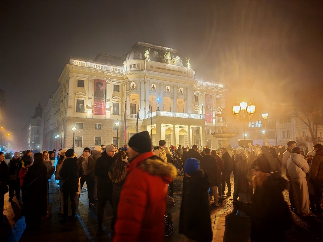 Vianočné trhy, Hviezdoslavovo námestie