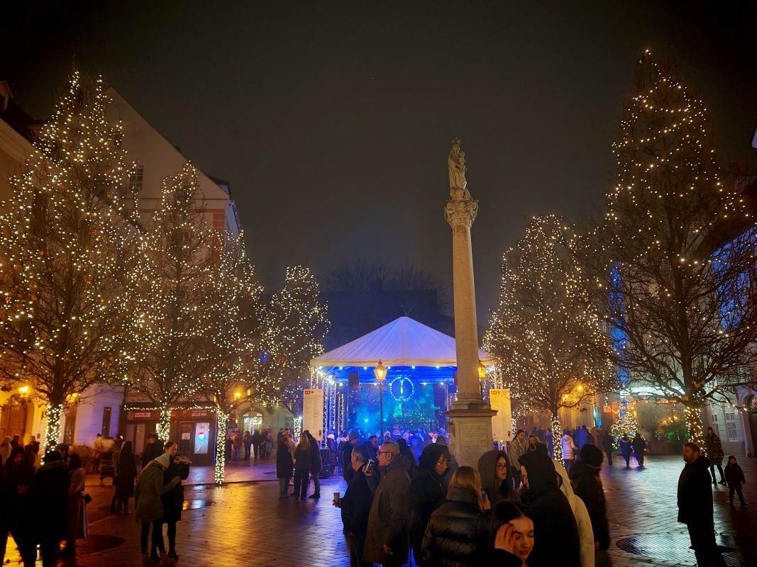 Vianočné trhy, Hlavné námestie, Mariánsky stĺp