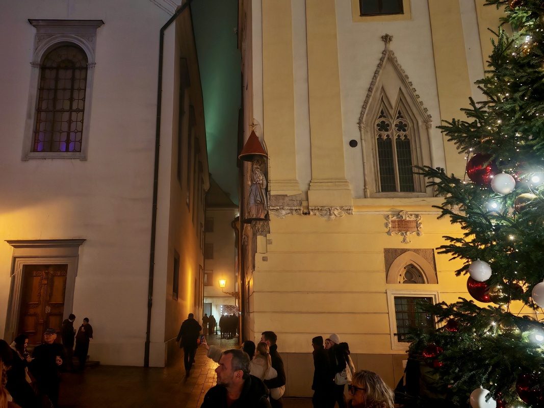 Vianočné trhy, Hlavné námestie, Kostolná ulica