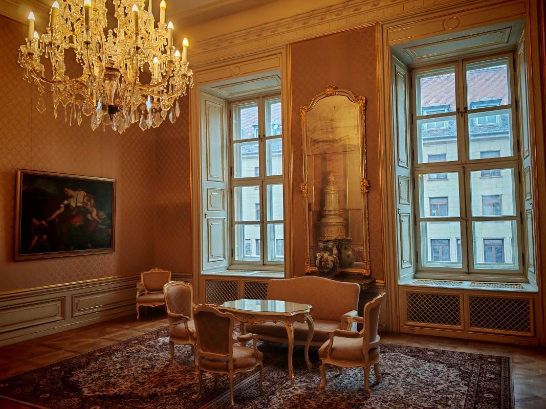 Primaciálny palác, salón