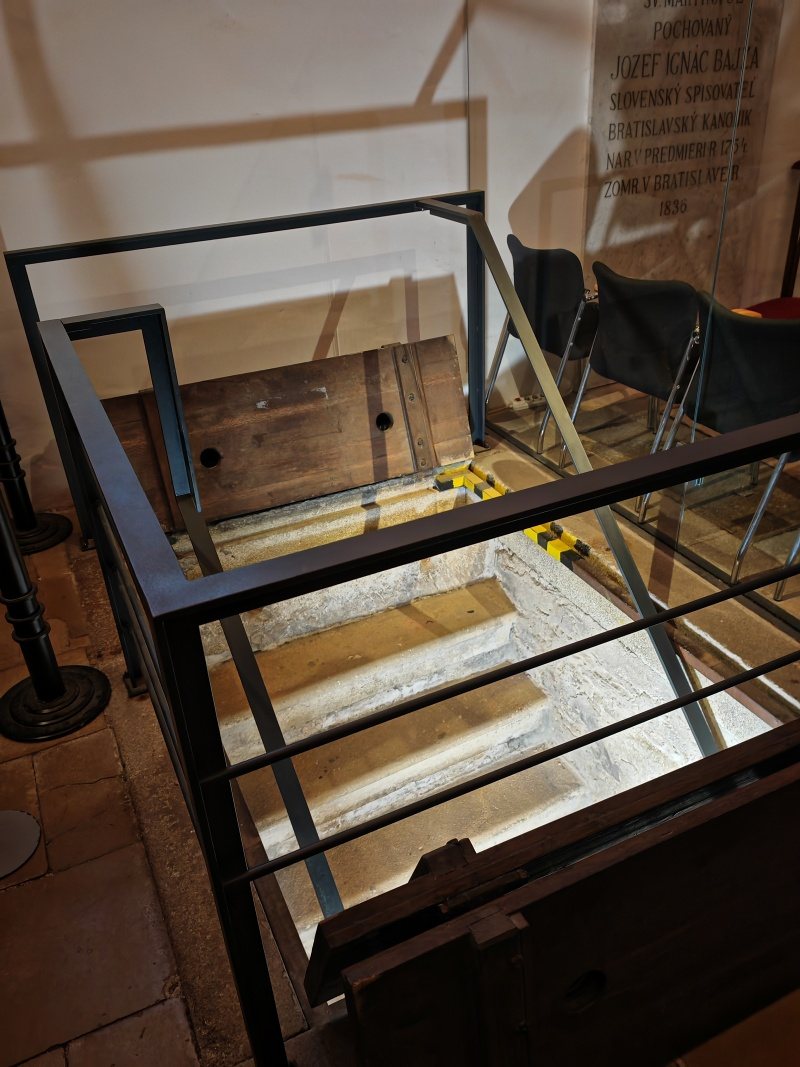 Dóm sv. Martina, ideme do podzemia