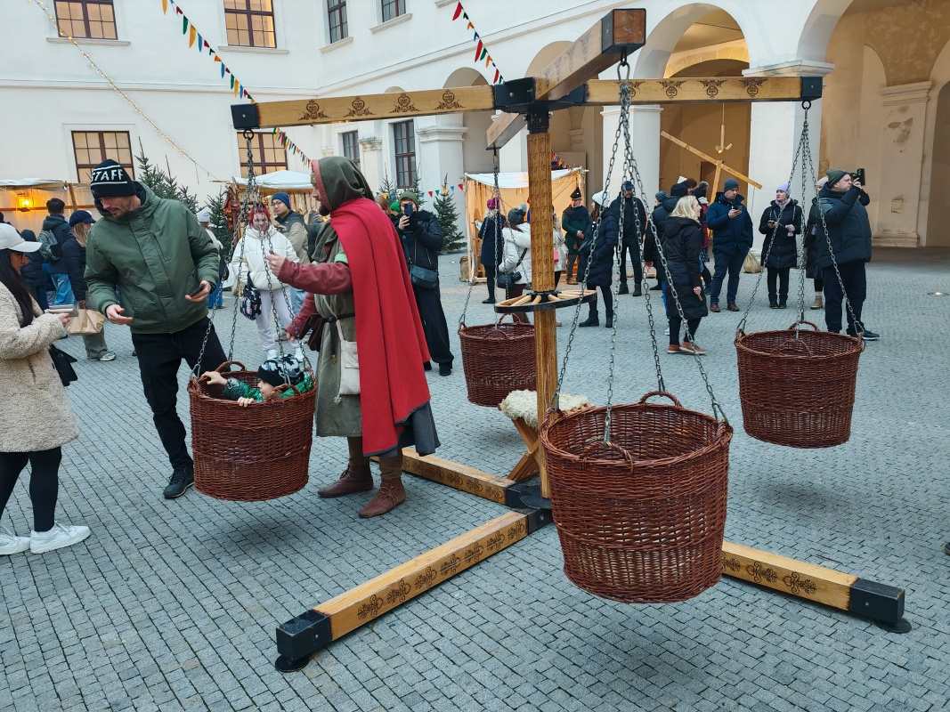 Hradné stredoveké vianočné trhy