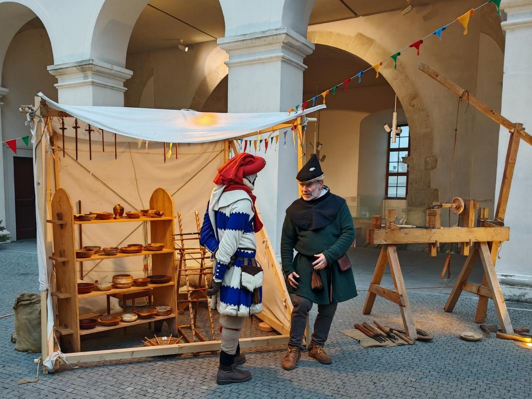 Hradné stredoveké vianočné trhy