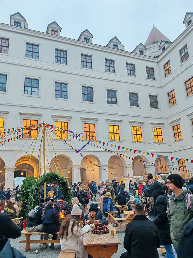 Hradné stredoveké vianočné trhy