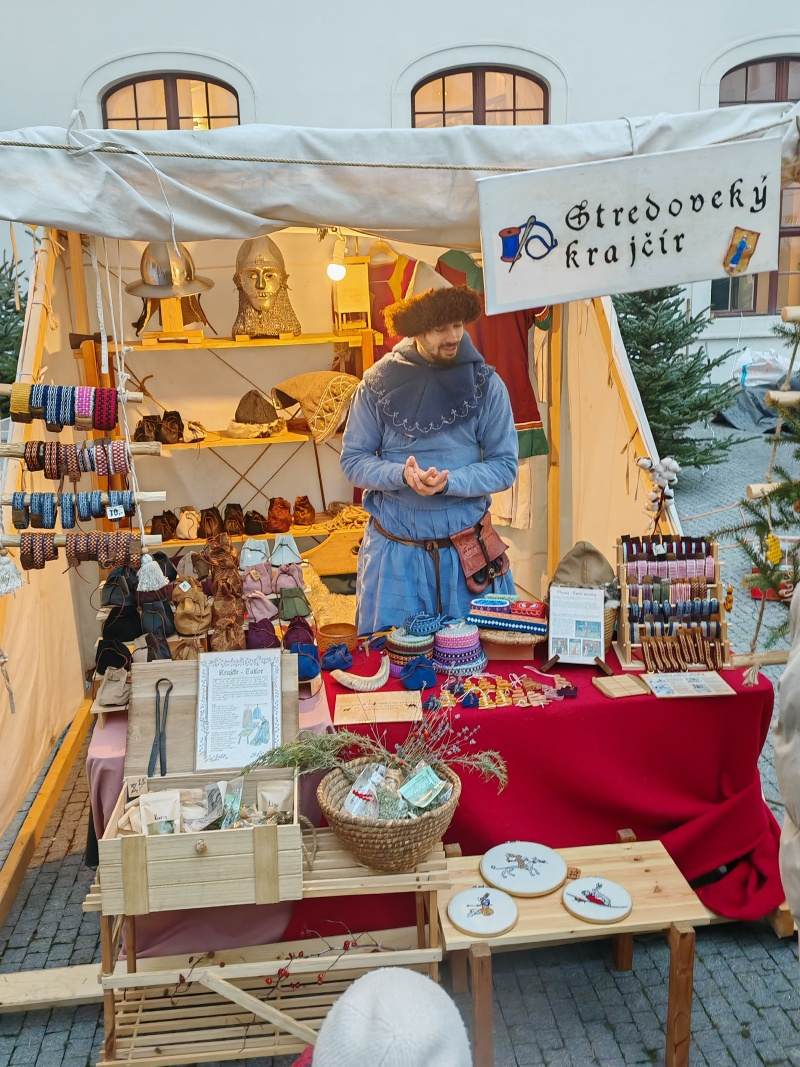 Hradné stredoveké vianočné trhy