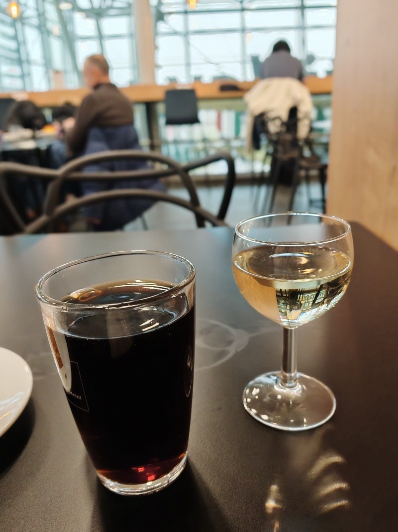 Salónik, no musela som si aj tretí deň v Bratislave dať aspoň deci vínka :D