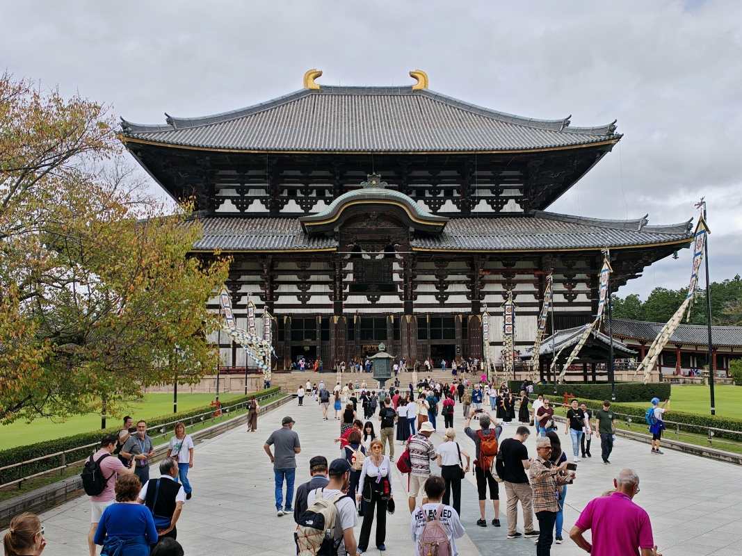 Budhistický chrám Tōdai-ji - Daibutsu-den, Veľká Budhova sála