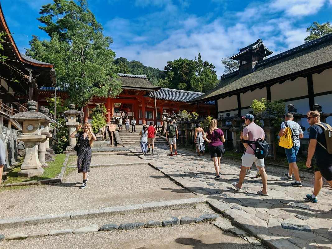 Kasugataisha Shrine - šintoistická svätyňa tisicov lampášov