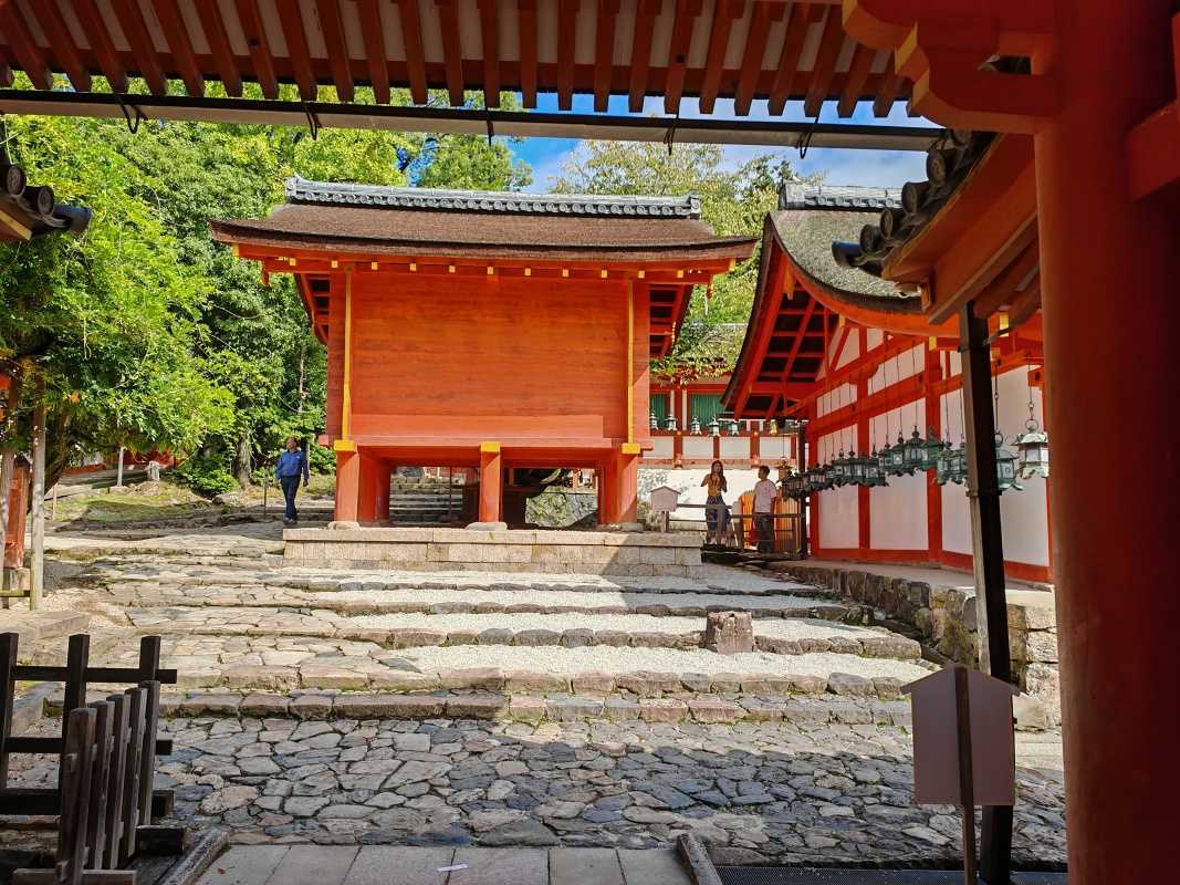 Kasugataisha Shrine - šintoistická svätyňa tisicov lampášov