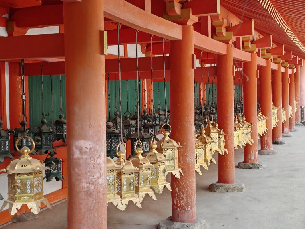 Kasugataisha Shrine - šintoistická svätyňa tisicov lampášov