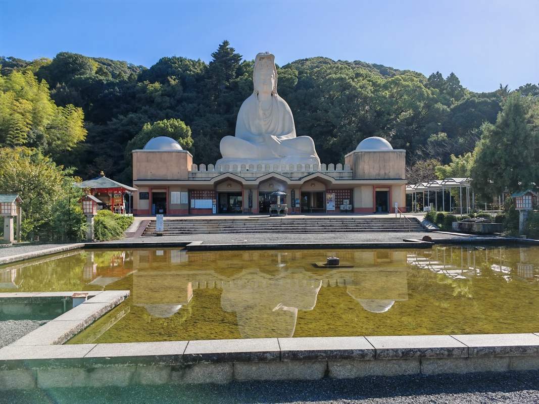 Budhistický chrám Ryozen Kannon