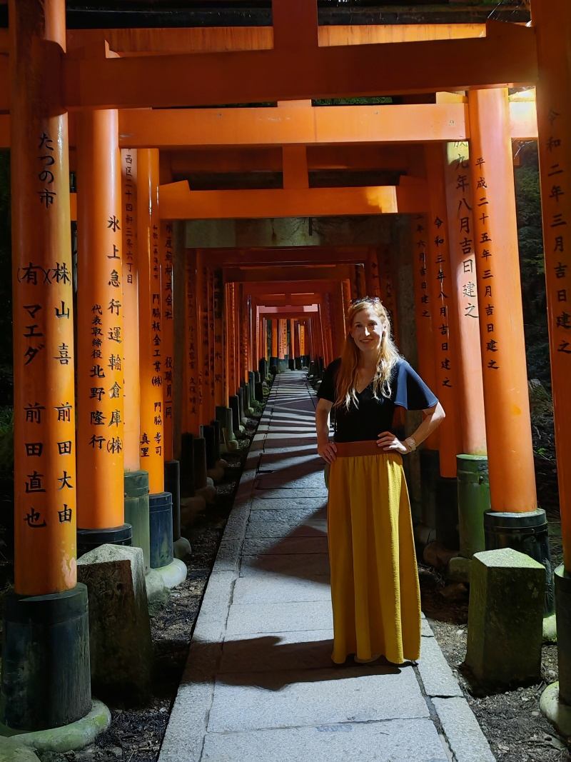 Fushimi Inari-Taisha, tu to vzdala Hanka a Majka a ďalej ideme už len tri - Agátka, Zuzka a ja