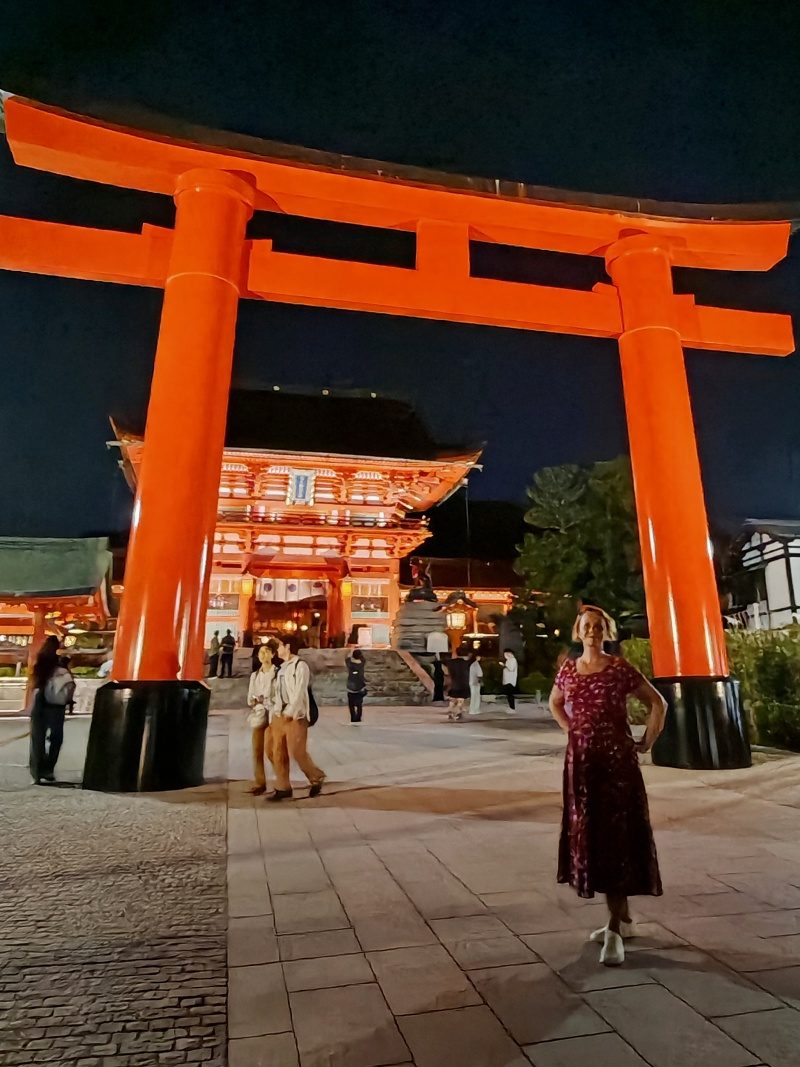 18:32, Fushimi Inari-Taisha