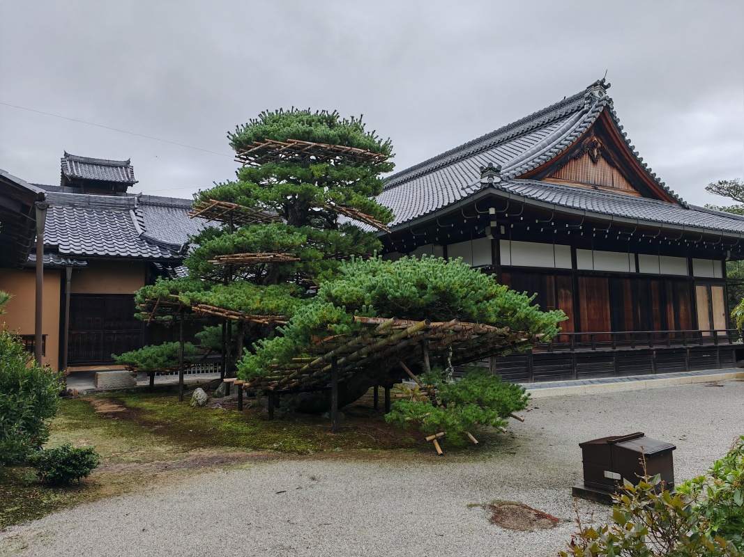 Zen-budhistický chrám Kinaku-ji, Zlatý pavilón