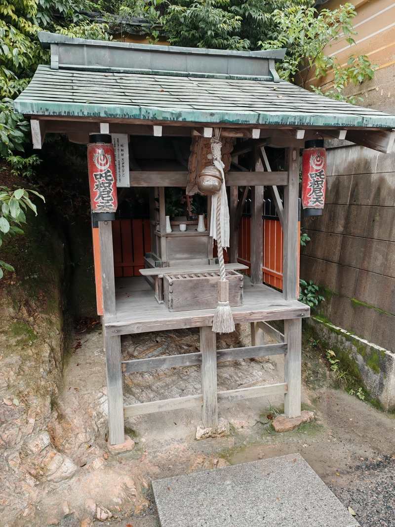 Zen-budhistický chrám Kinaku-ji, Zlatý pavilón, posledný oltárik