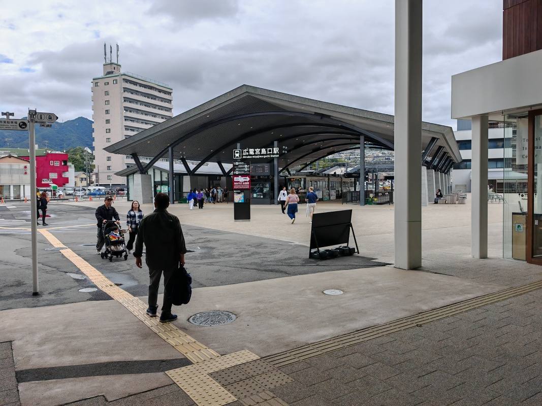 12:50 Hiroden Miyajima vlaková stanica už na pevnine