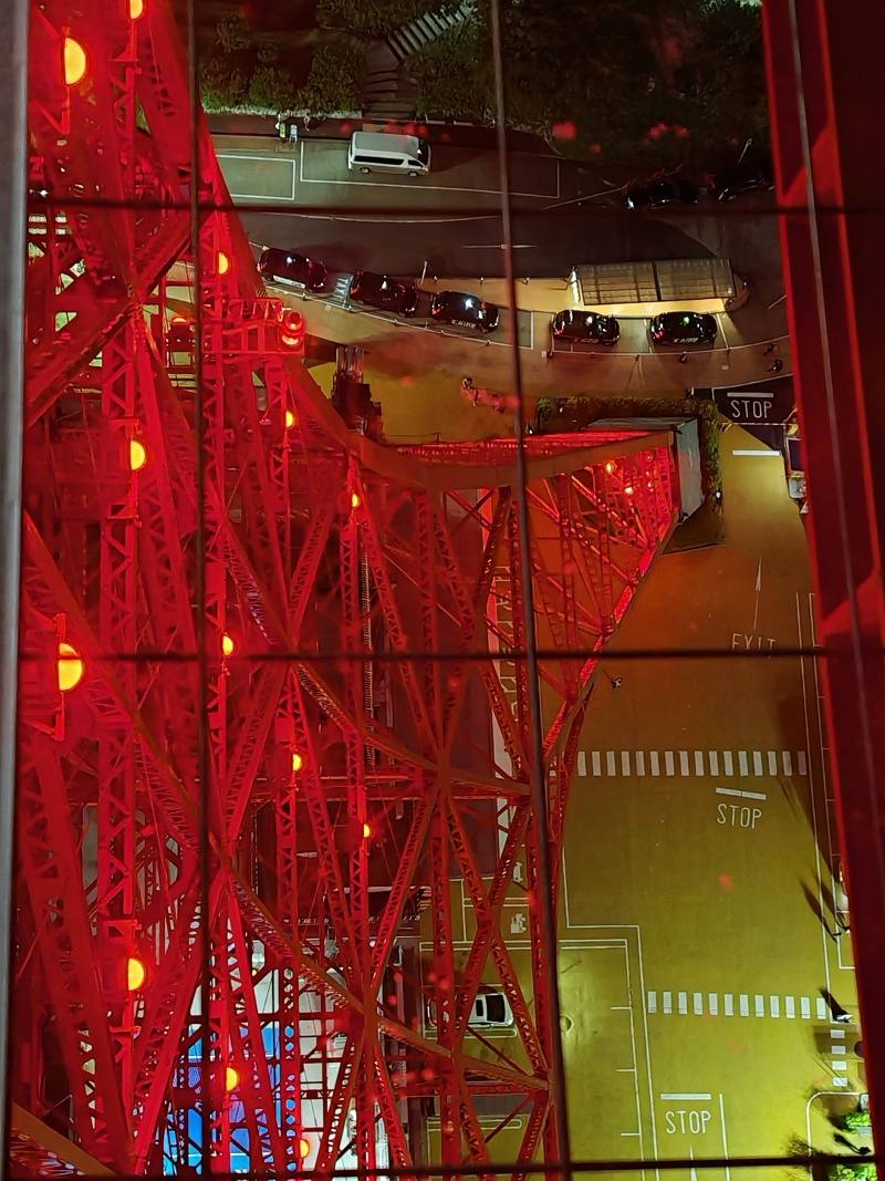 Tokio Tower, teraz som našla kus priehľadnej podlahy