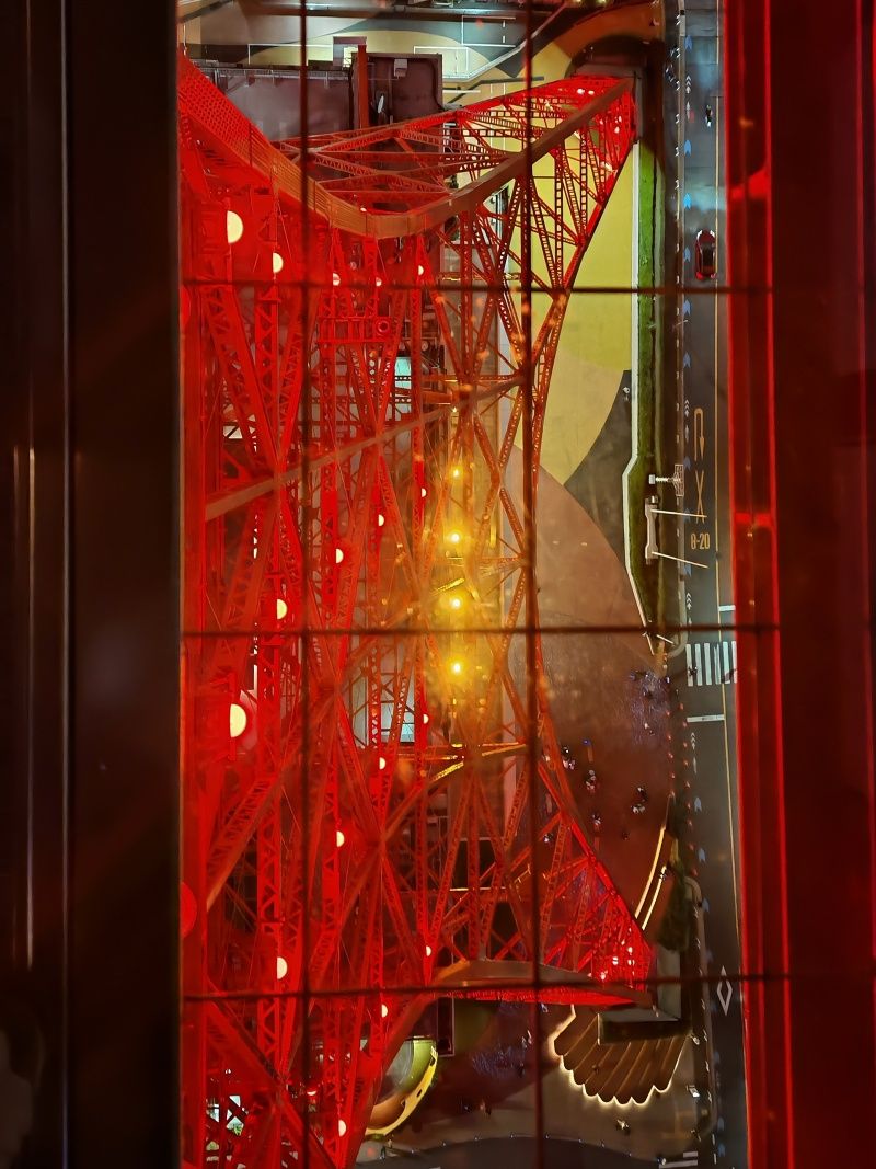 Tokio Tower, vidíme nohy veže