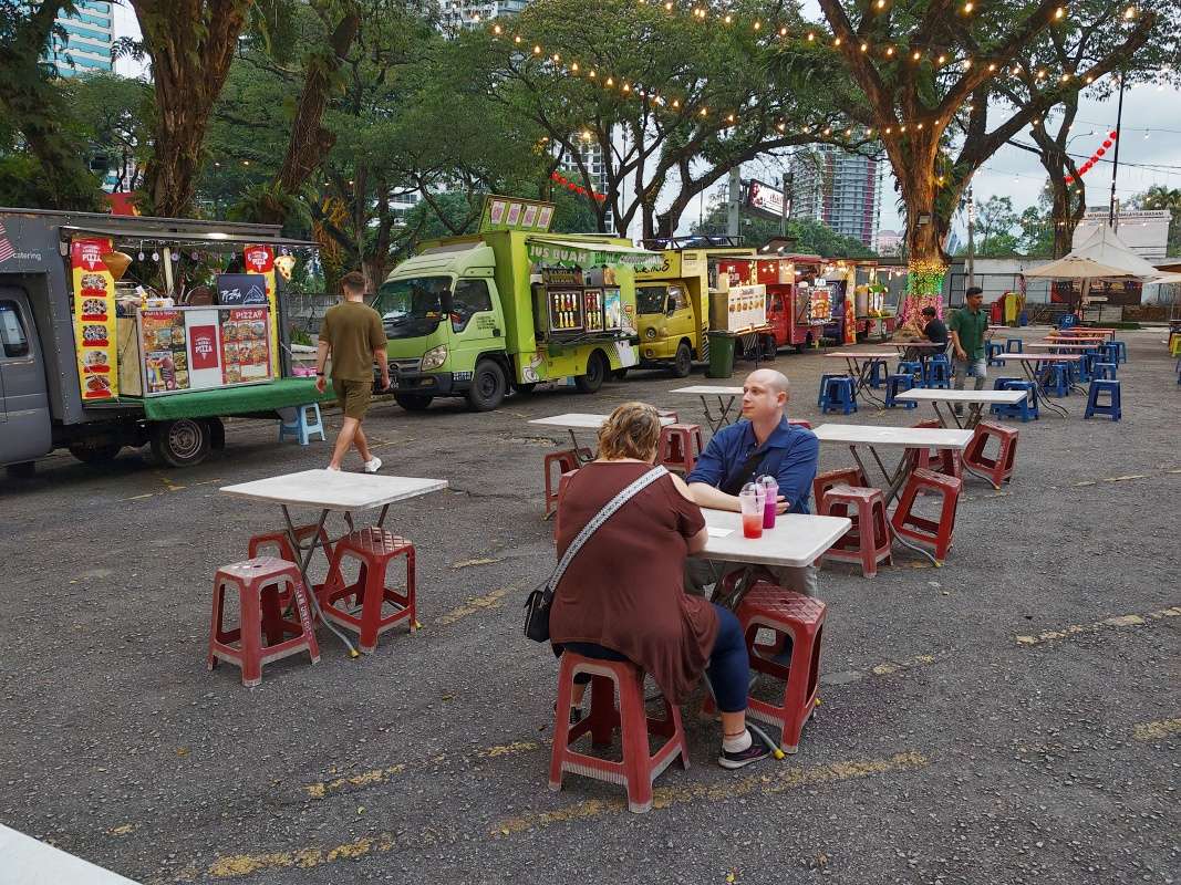 Food court - pre turistov, je prázdny a nezlákal nás