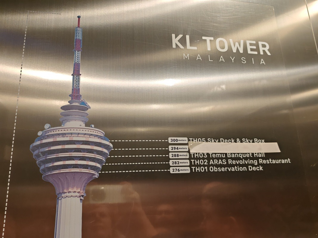 Menara KL Tower - výťah