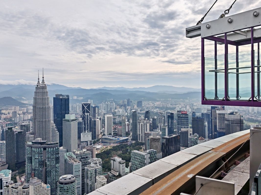 Menara KL Tower - Petronas Towers a skybox