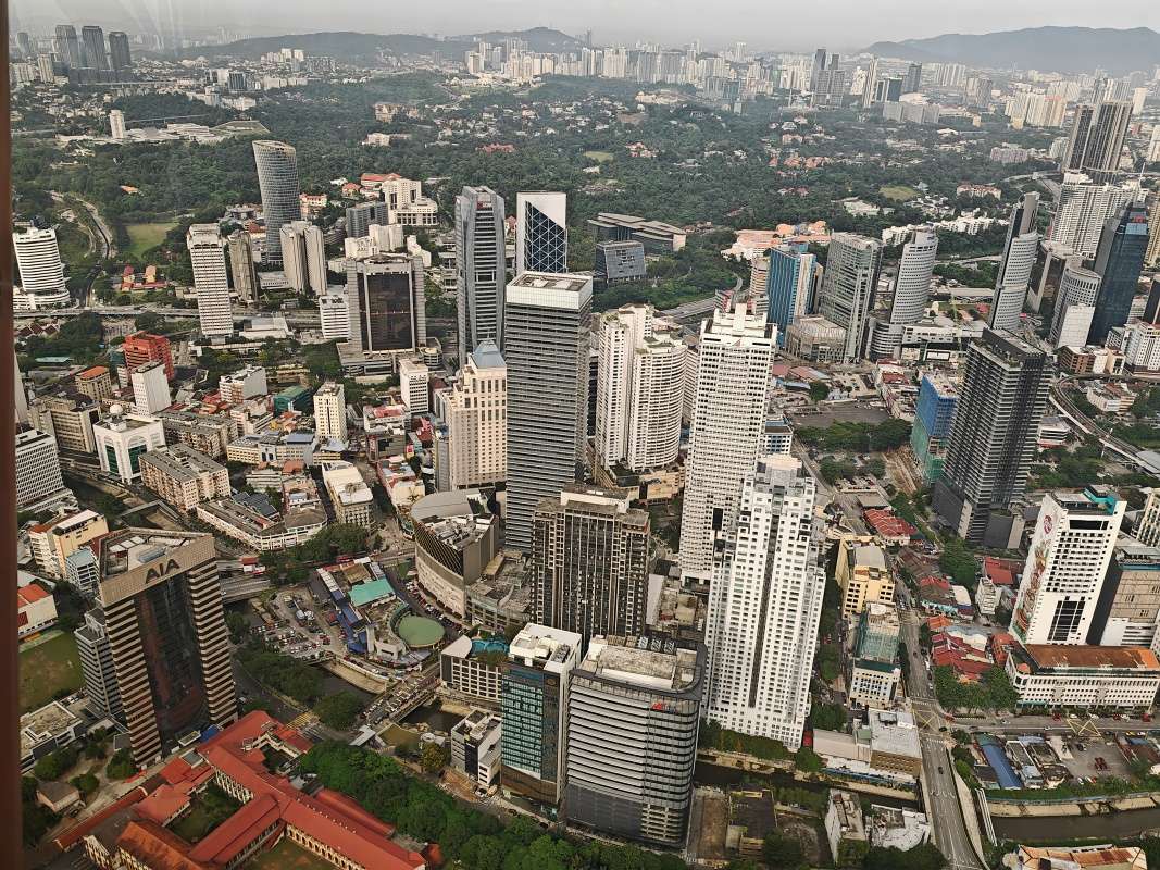 Menara KL Tower - v strede dole náš hotel a bazén