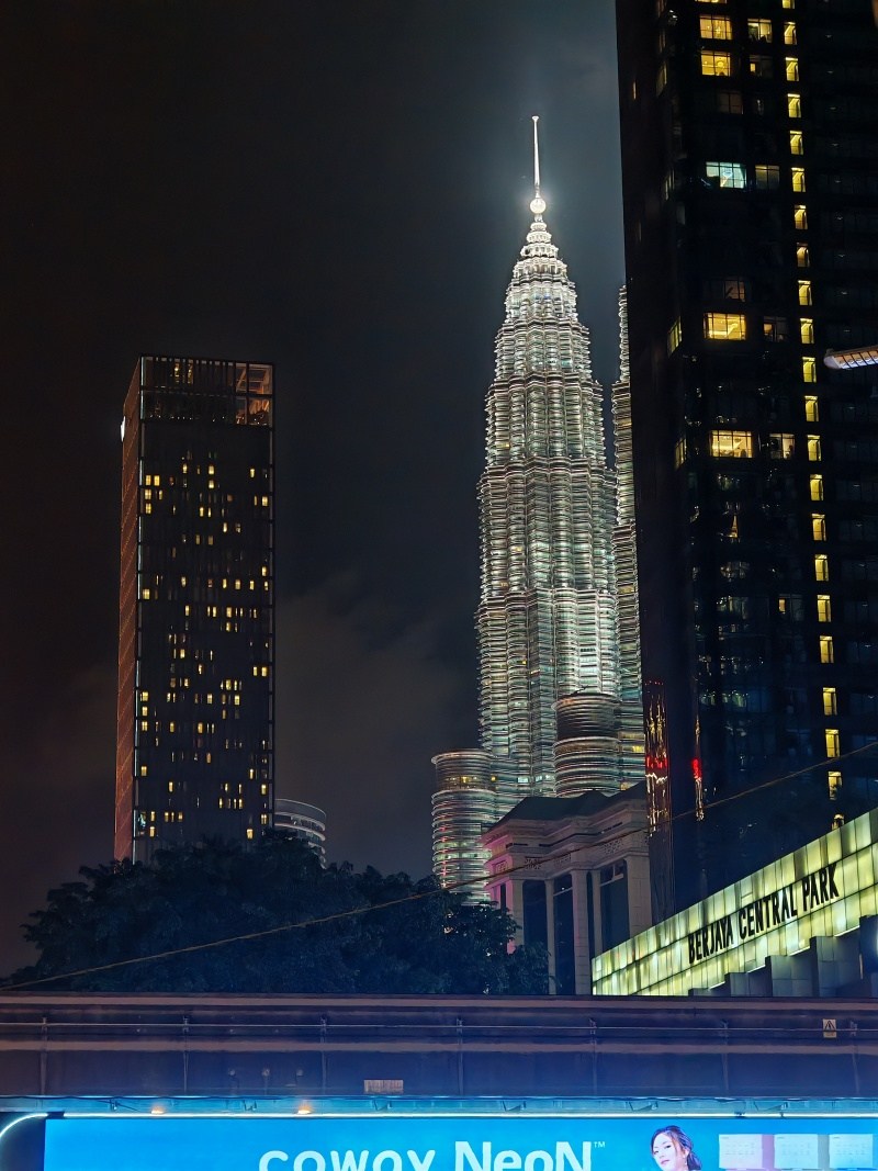 V pondelok sú Petronas Towers klasicky biele