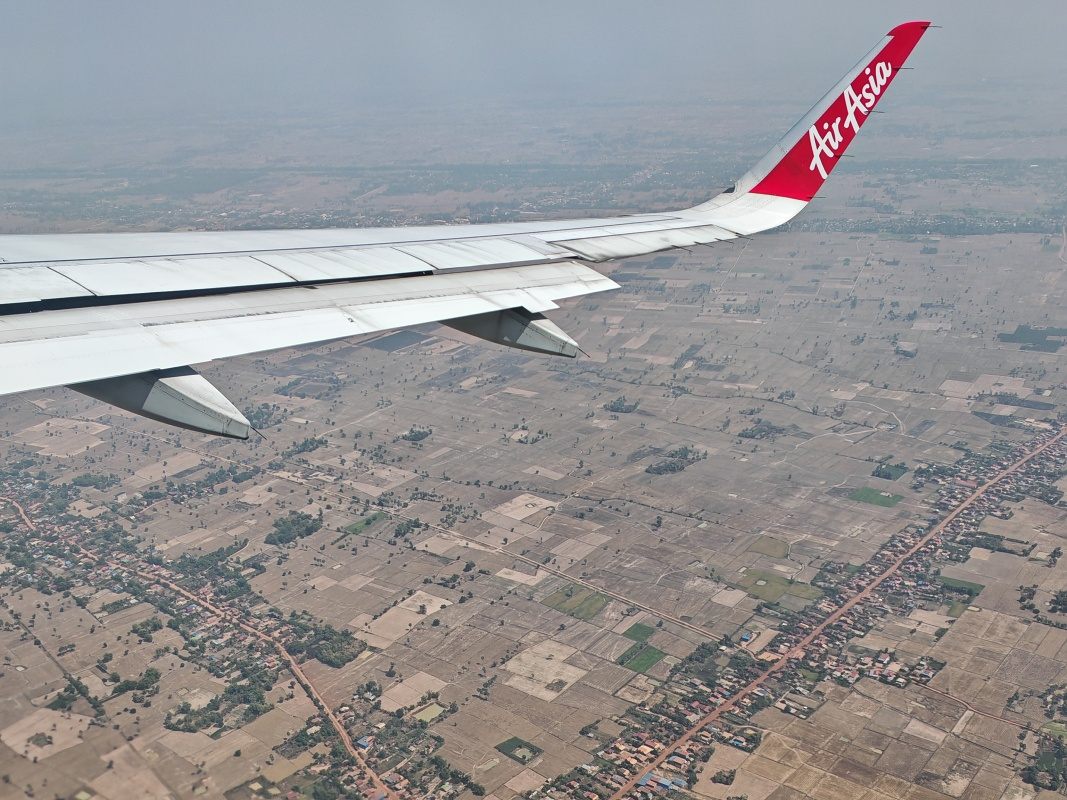 Let Kuala Lumpur - Siem Reap, béžový patchwork