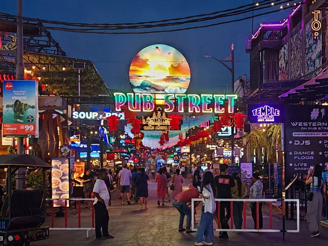 Pub Street v Siem Reap