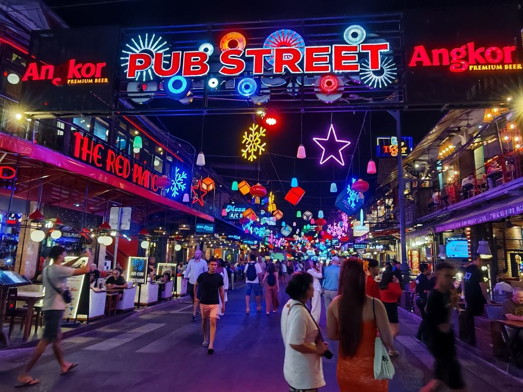 Pub Street v Siem Reap