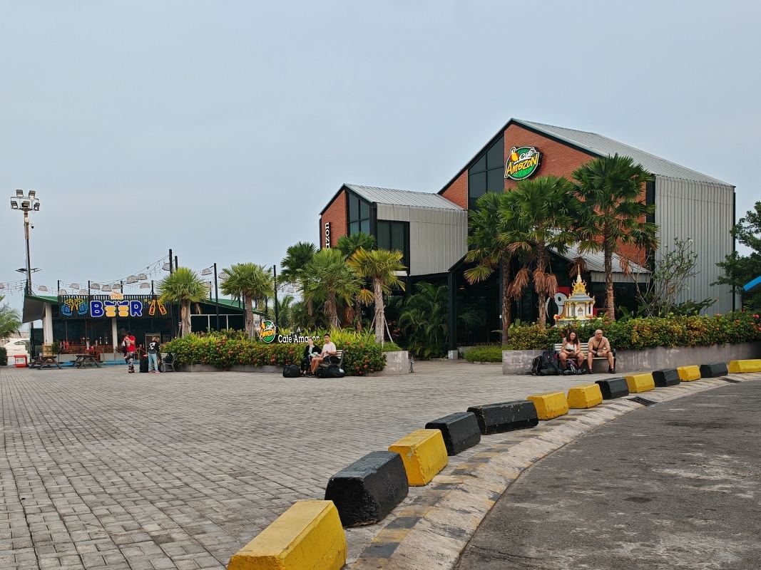 Sihanoukville kaviareň, kam som nešla