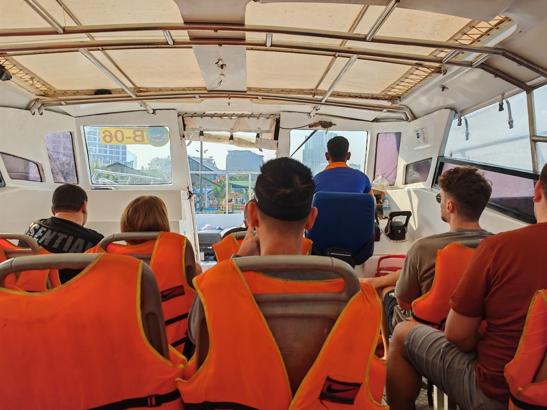 Loďka na Kaoh Rong Sanloem