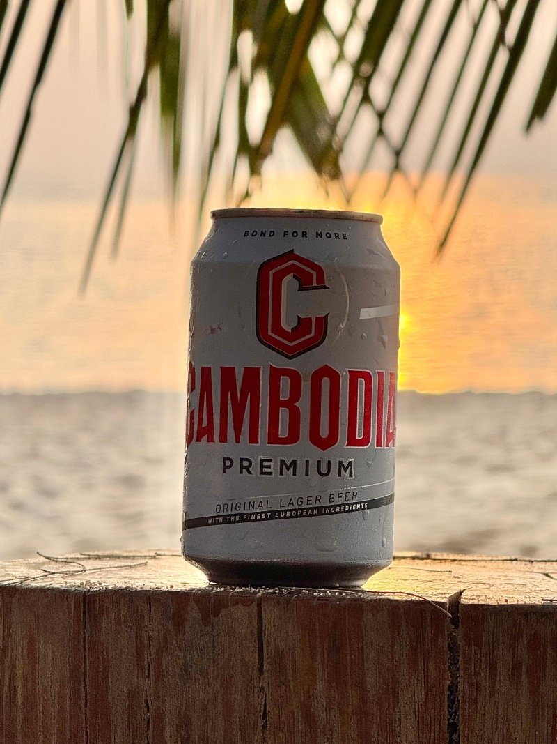 Kambodžské pivo, fotil Honza na pláži na opačnej strane ostrova