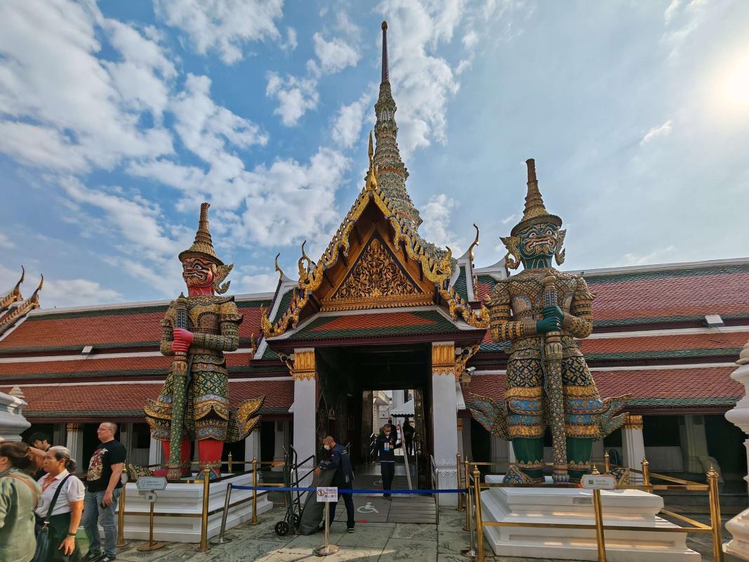 Veľký palác - strážcovia démeoni