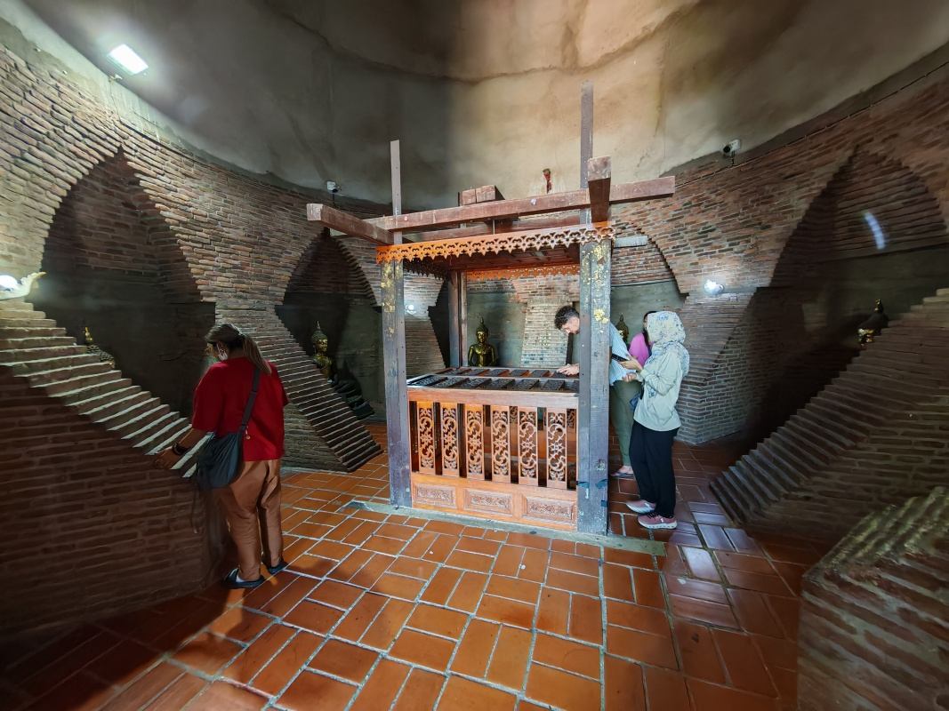 Wat Yai Chai Mongkhon