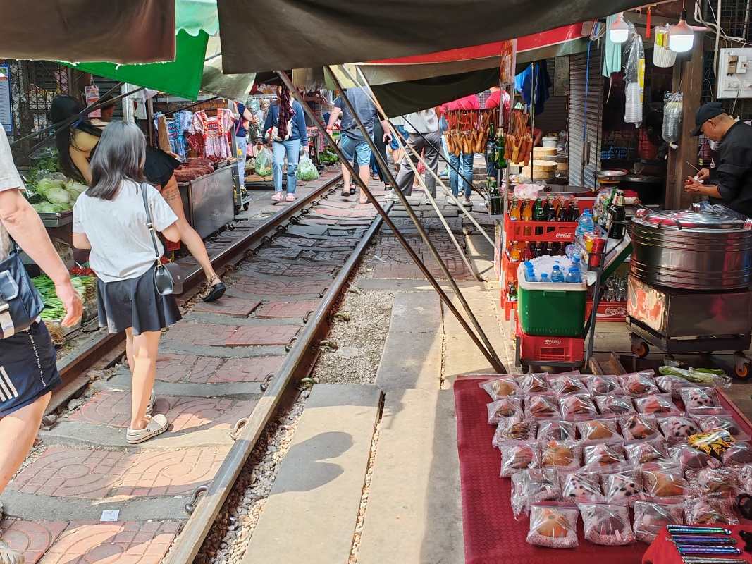 Maeklong Railway Market