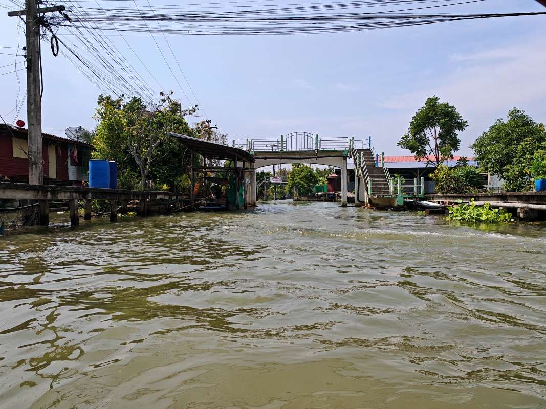 Damnoen Saduak Floating Market