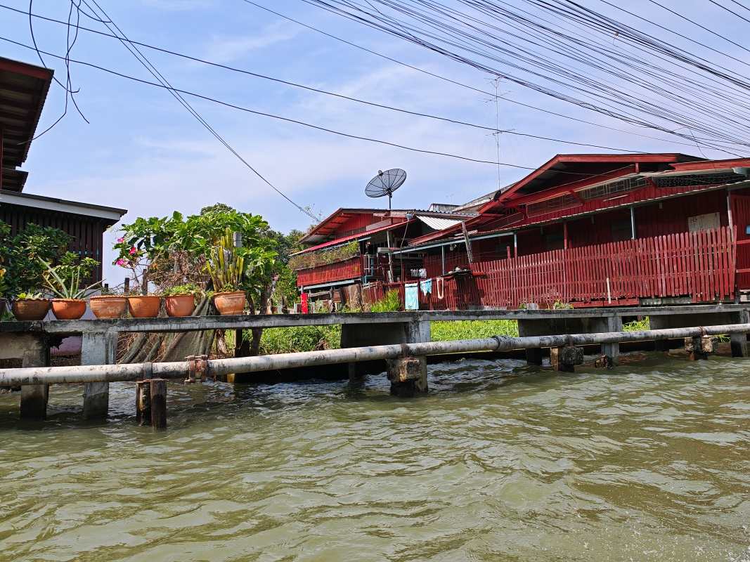 Damnoen Saduak Floating Market