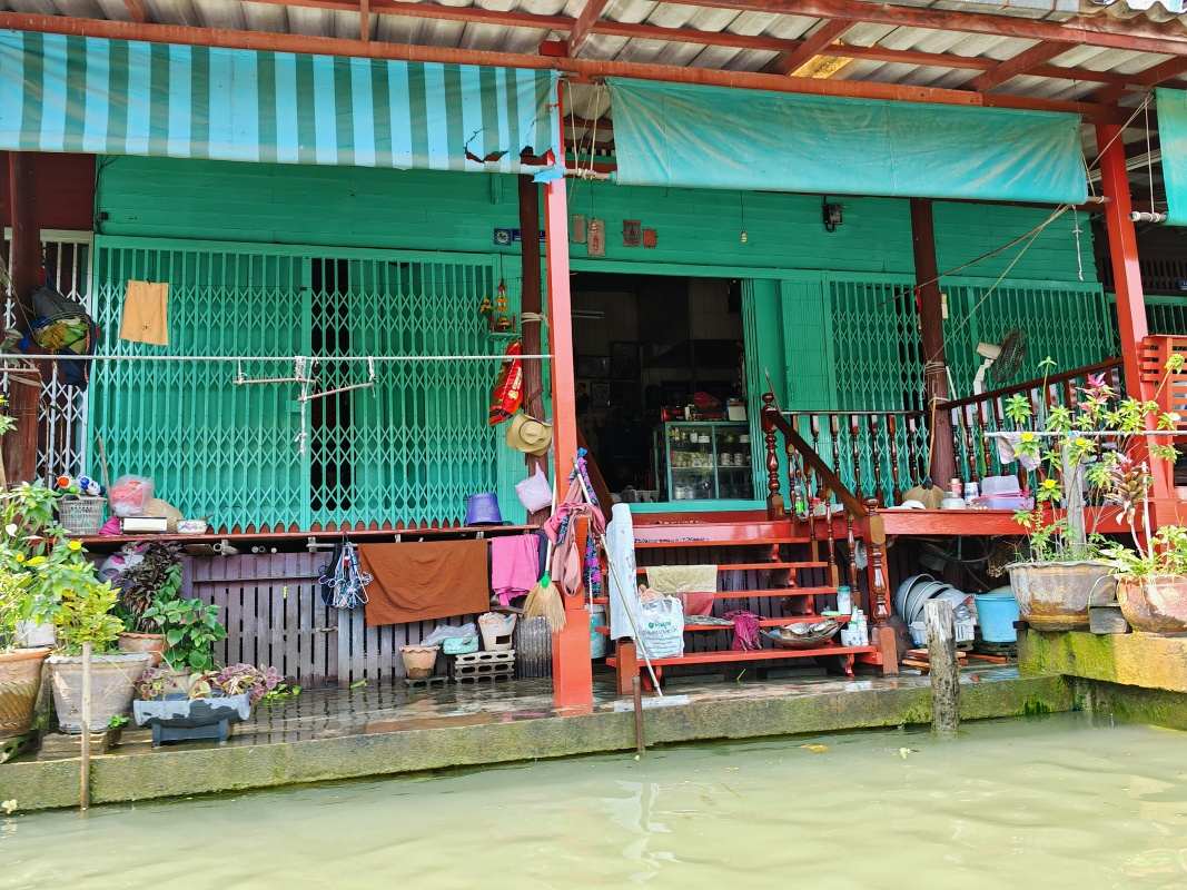 Damnoen Saduak Floating Market