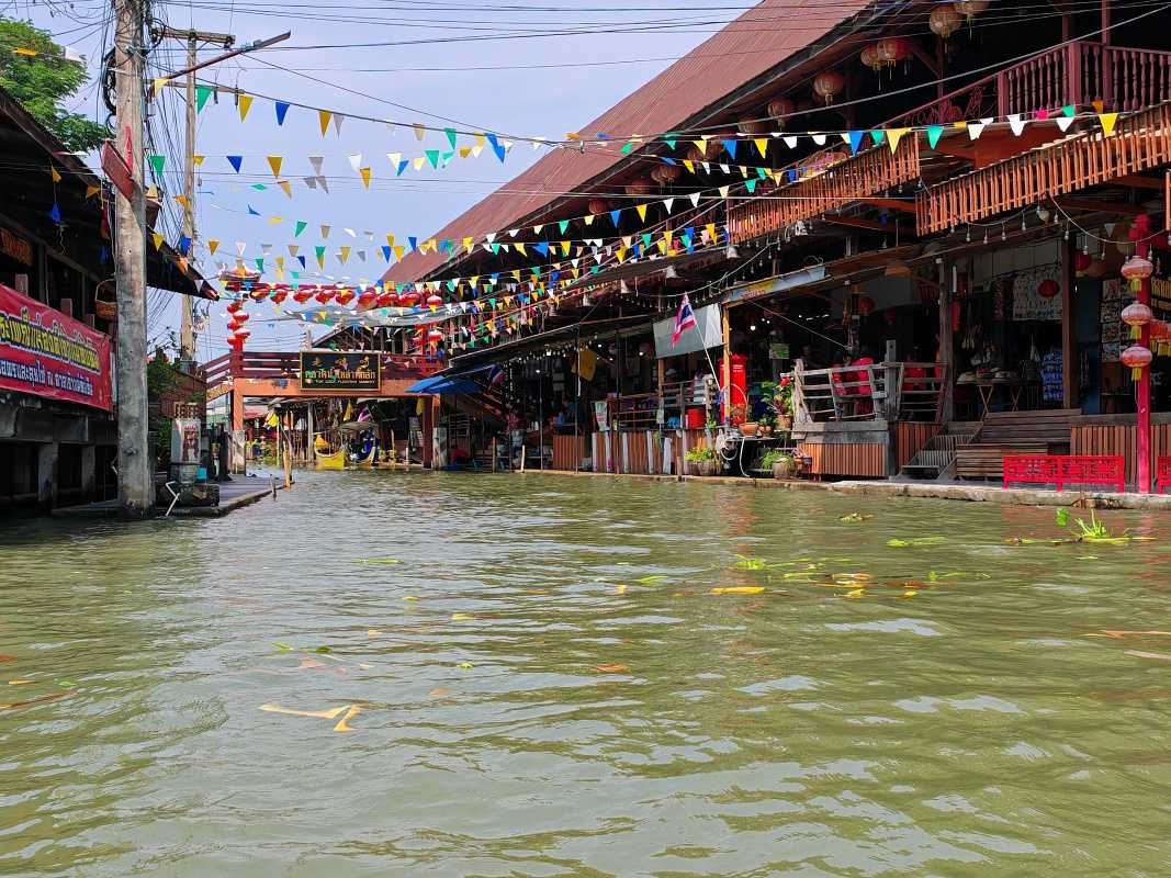 Damnoen Saduak Floating Market