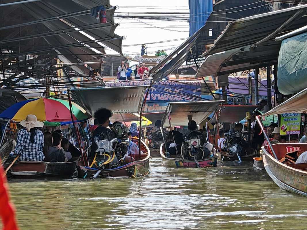 Damnoen Saduak Floating Market
