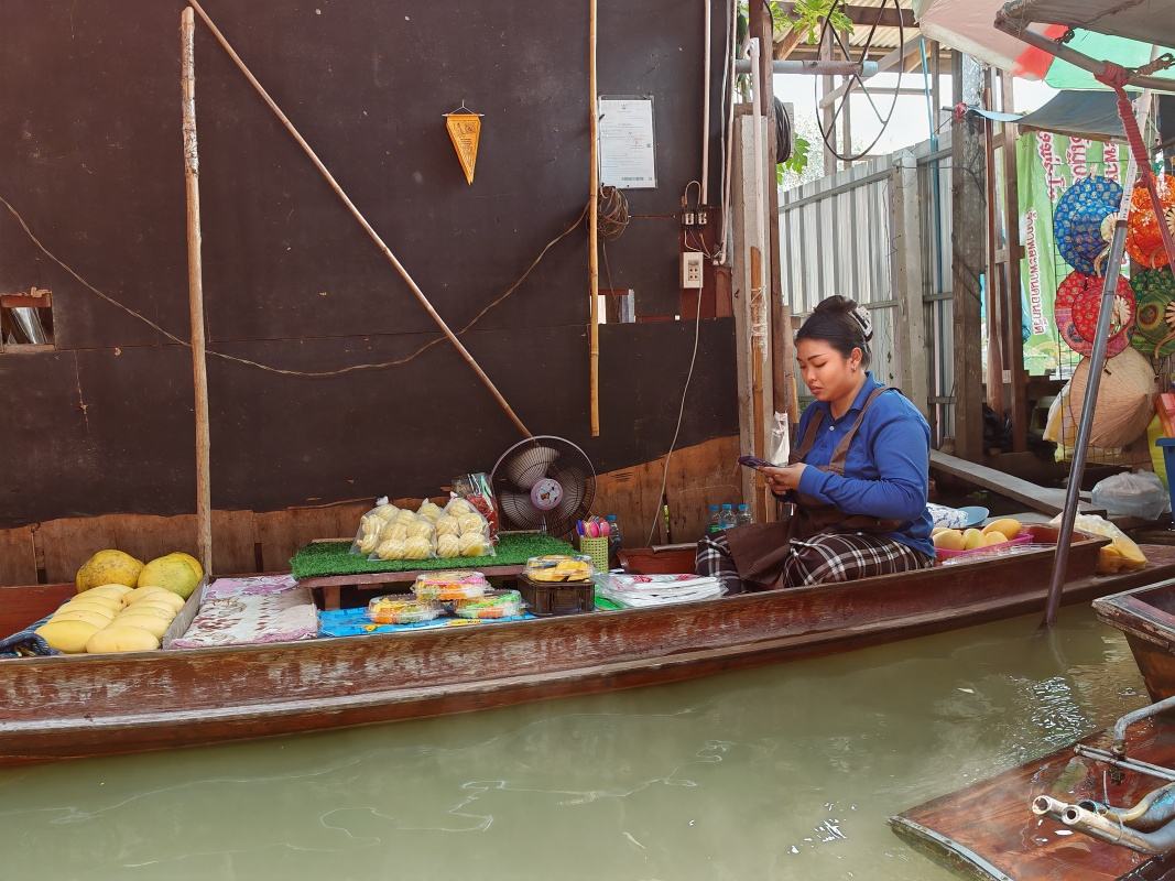 Damnoen Saduak Floating Market