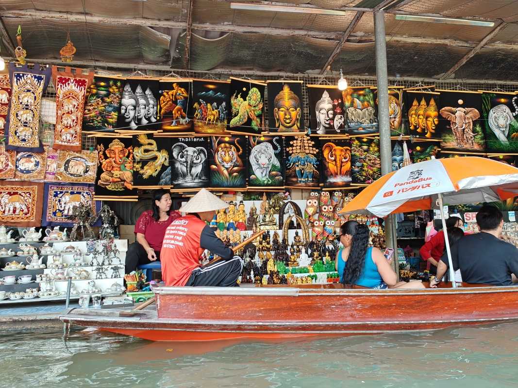Damnoen Saduak Floating Market