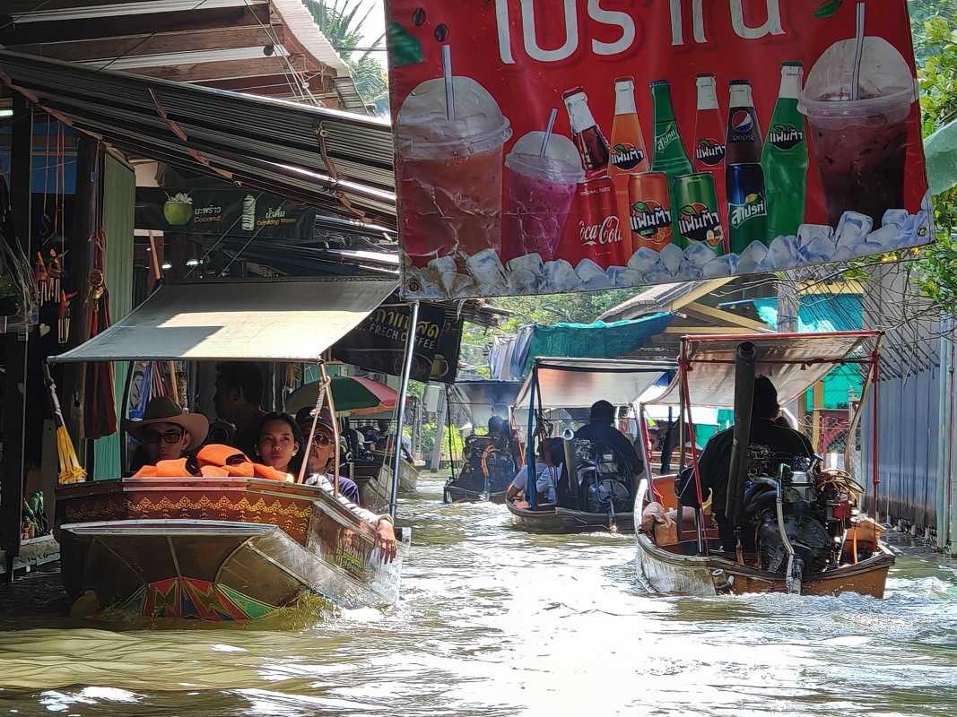 Damnoen Saduak Floating Market