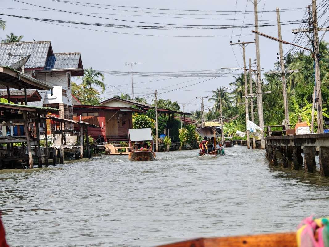 Damnoen Saduak Floating Market