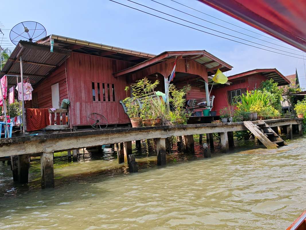Damnoen Saduak Floating Market